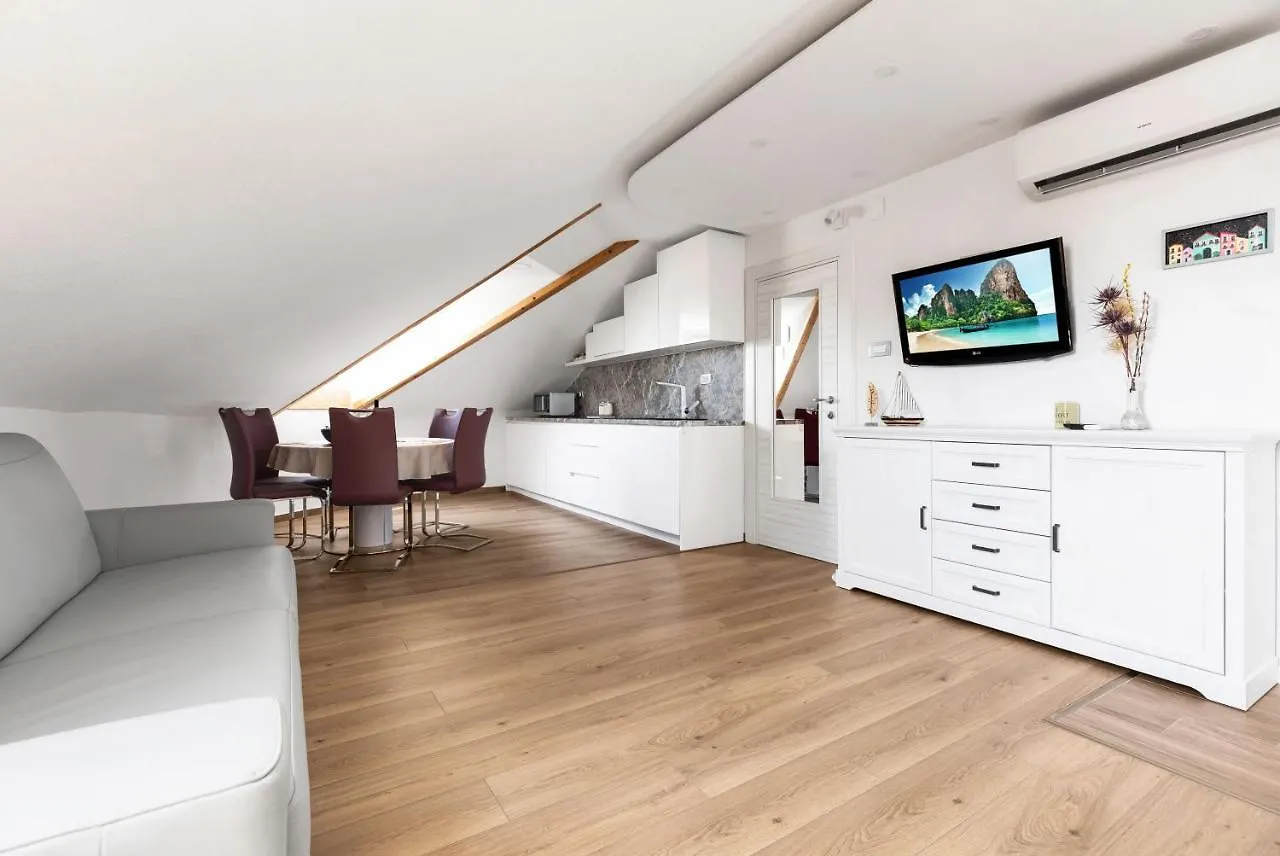 Luxury Dante Apartment With Terrace Split